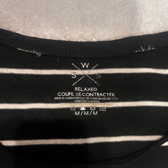 Very casual tee - Picture 2 of 3